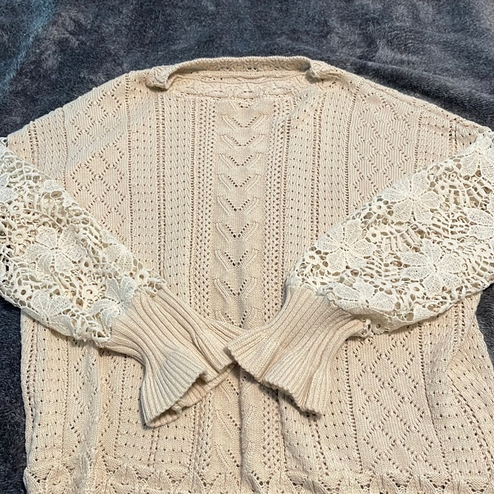 Long sleeve lace thin T-shirt